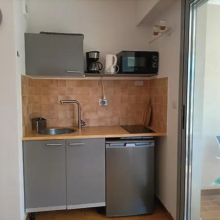 Apartment Boulouris Avec Parking A 2 Minutes A Pied Des Plages